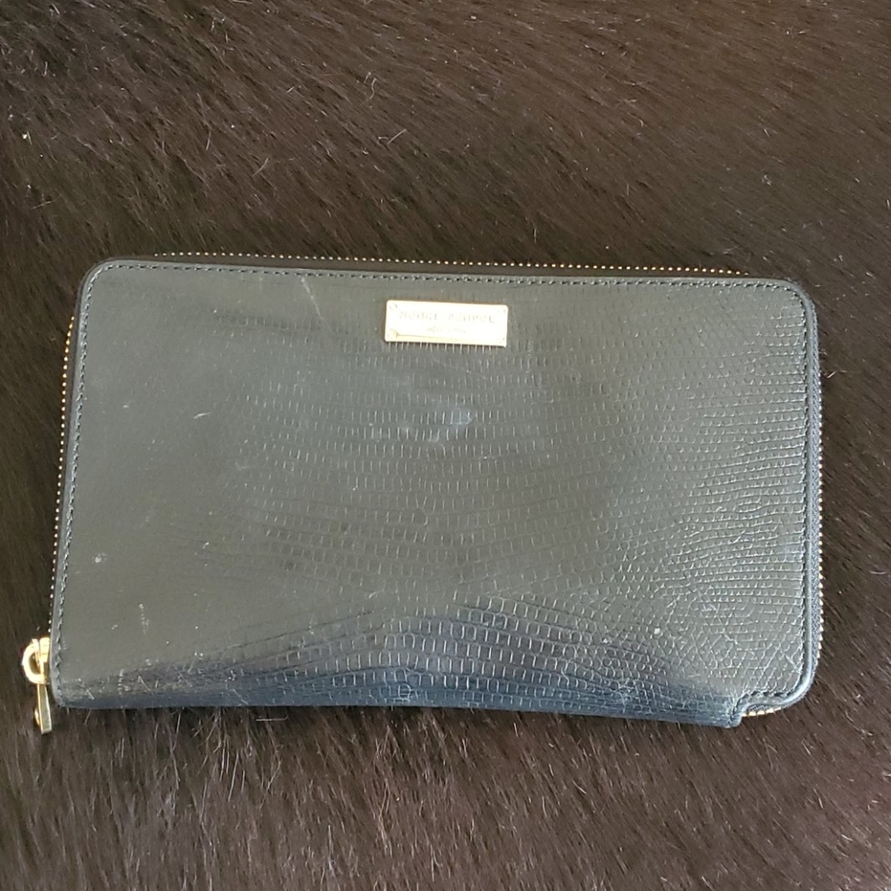 Henri Bendel Wallet